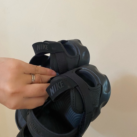 Nike Owaysis Women's Sandals Black Size 8 Back Velcro Strap - Picture 4 of 8